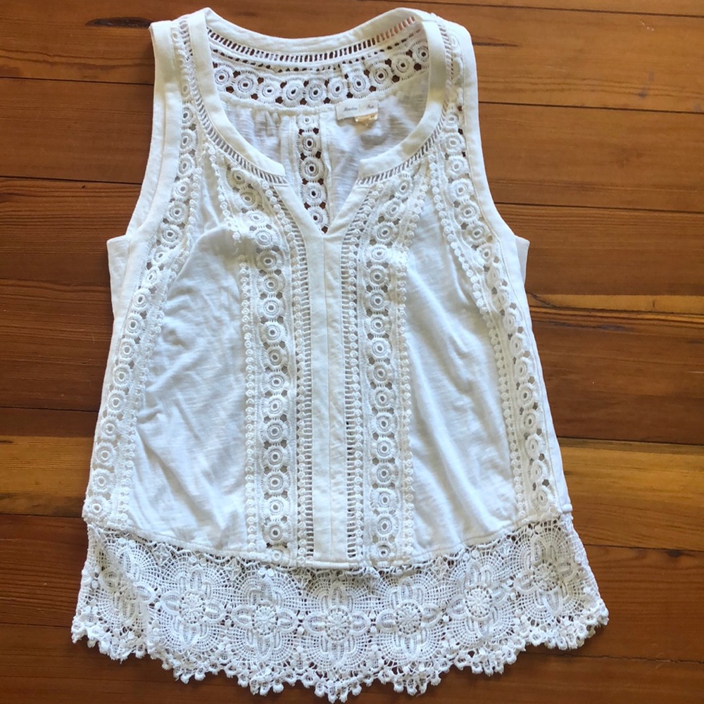 Sleeveless top.